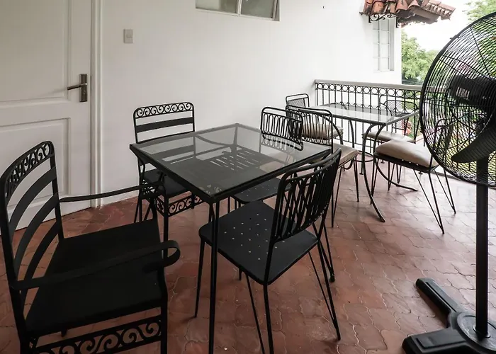Miranamin Nest Liryo And Lantana - Luxury In Unique Historic - Indoor Plunge Pool, Self-service Breakfast, Garden View, Rooftop, Private Kitchen * Manila
