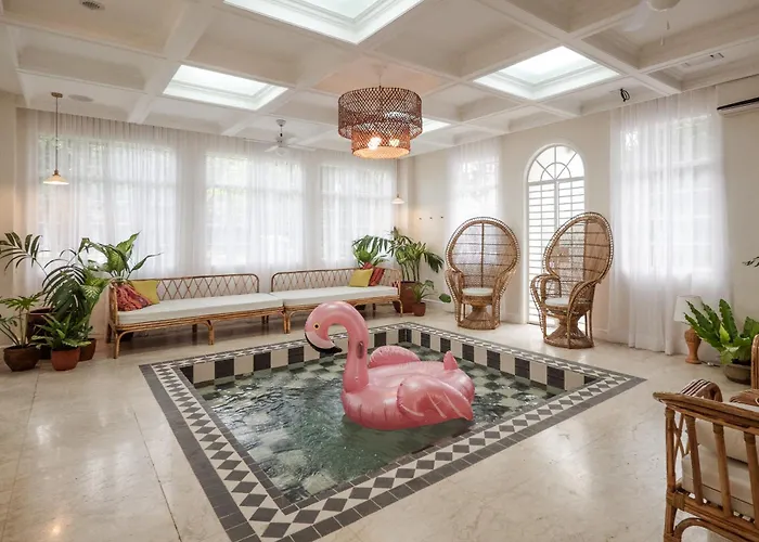 Apartment Miranamin Nest Liryo And Lantana - Luxury In Unique Historic - Indoor Plunge Pool, Self-service Breakfast, Garden View, Rooftop, Private Kitchen Manila