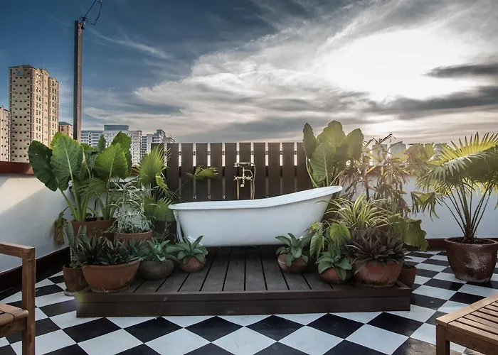 Miranamin Nest Liryo And Lantana - Luxury In Unique Historic - Indoor Plunge Pool, Self-service Breakfast, Garden View, Rooftop, Private Kitchen * Manila